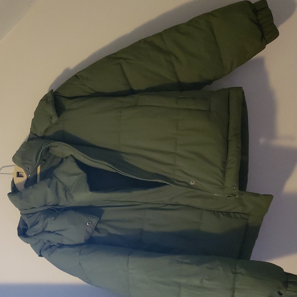 American eagle olive puffer coat size large